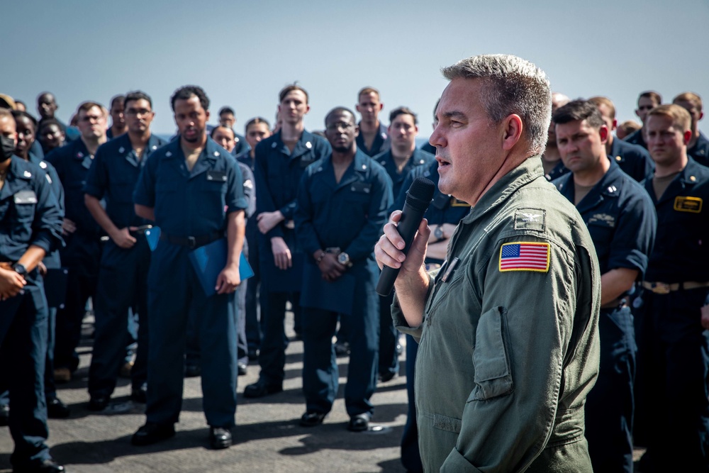 PHIBRON 6 Commodore addresses Sailors aboard USS Arlington