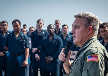 PHIBRON 6 Commodore addresses Sailors aboard USS Arlington