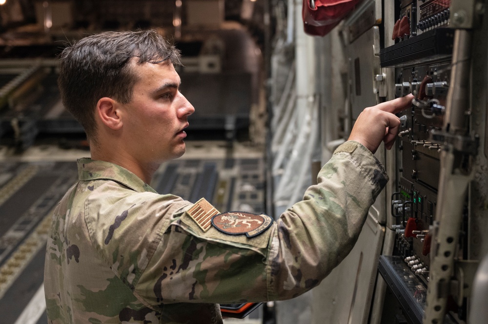 16th Airlift Squadron Executes Aerial Refueling Proficiency Mission