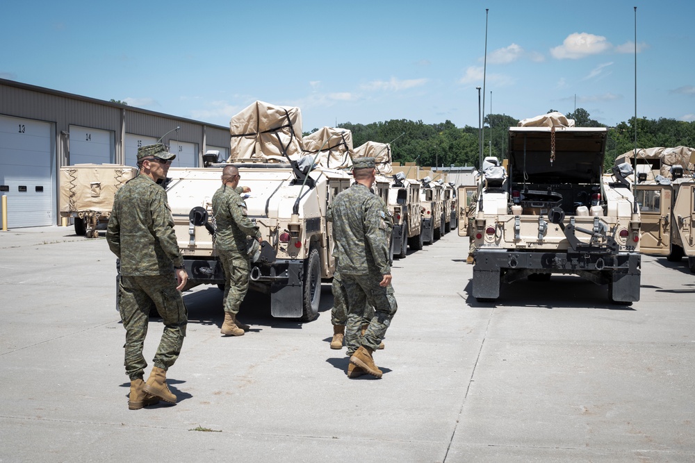 Kosovo Security Force and Iowa National Guard Military Police work together