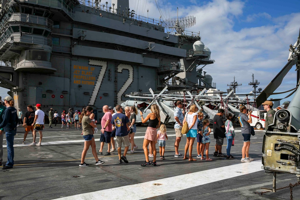 DVIDS Images RIMPAC 2022 Abraham Lincoln hosts open ship tour day