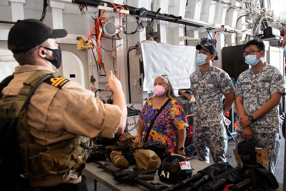 DVIDS Images HMCS open ship day RIMPAC 2022 [Image 2 of 6]