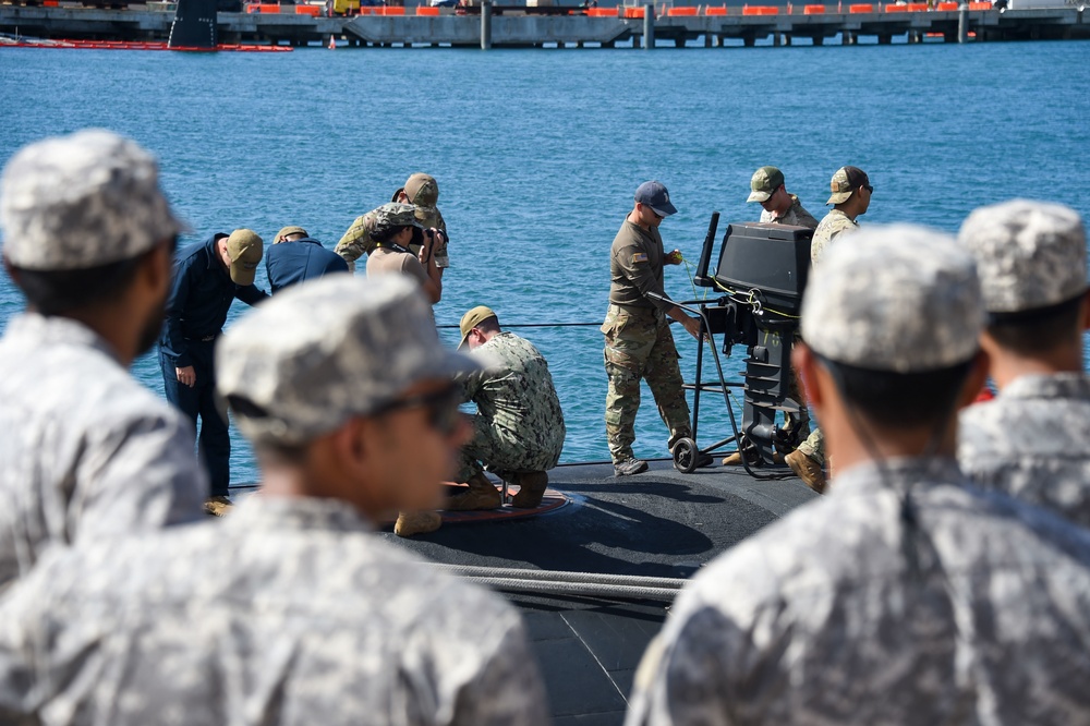 Multinational SOF Conduct Training Aboard USS Charlotte during RIMPAC 2022