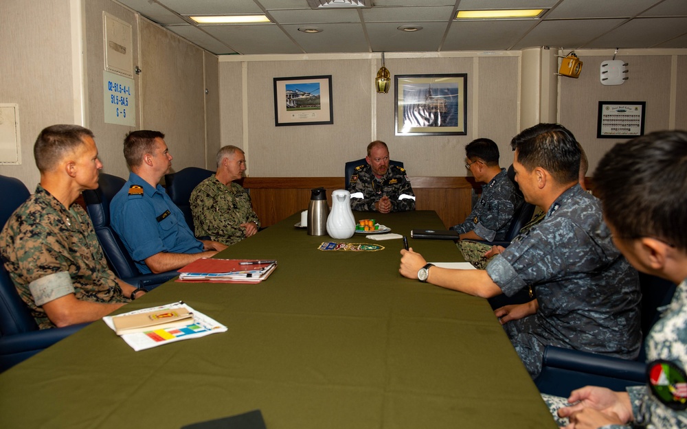 CFMCC Visits CTF 176 Leadership During RIMPAC