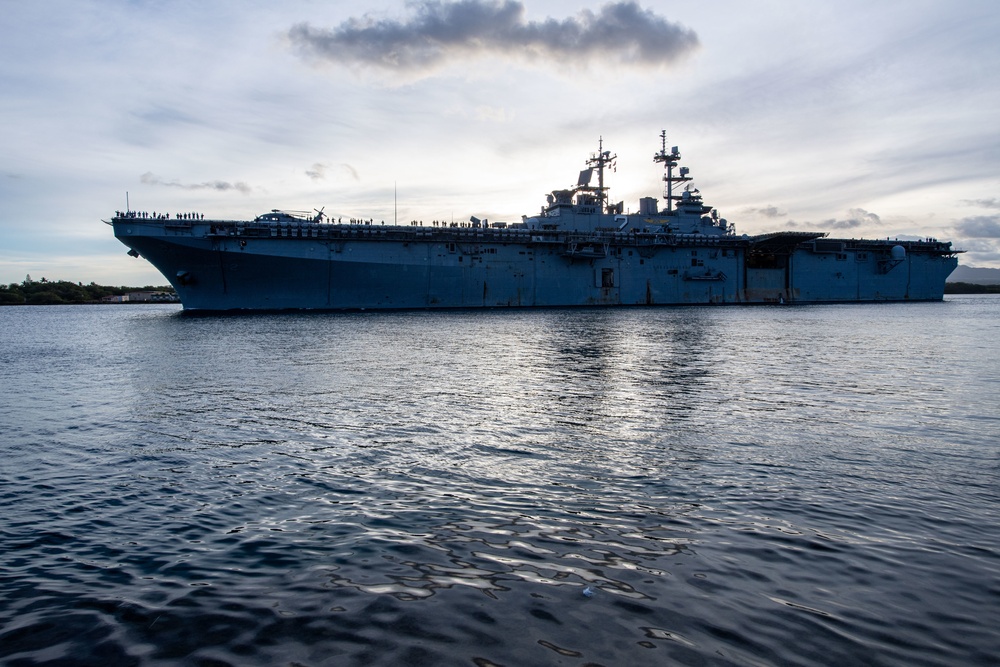 USS Essex Departs Pearl Harbor