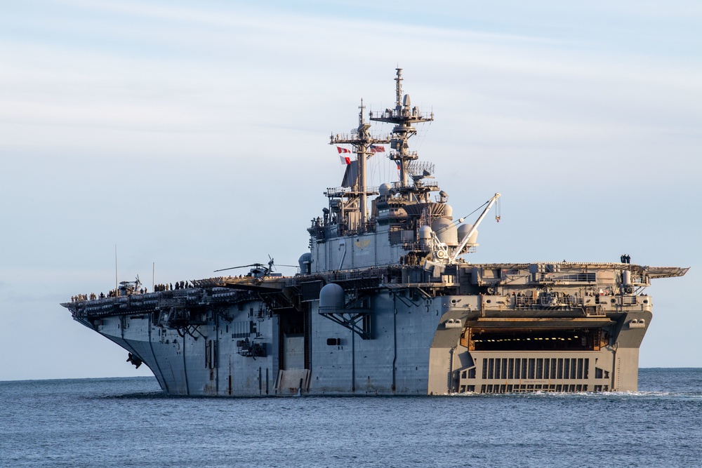 USS Essex Departs Pearl Harbor