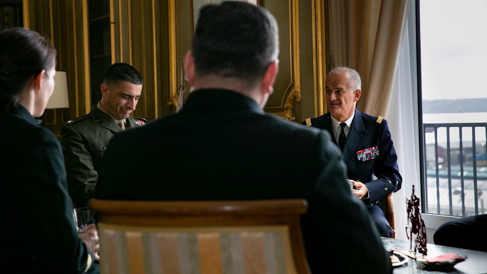 Kearsarge ARG/MEU Leadership Visit VADM Lebas