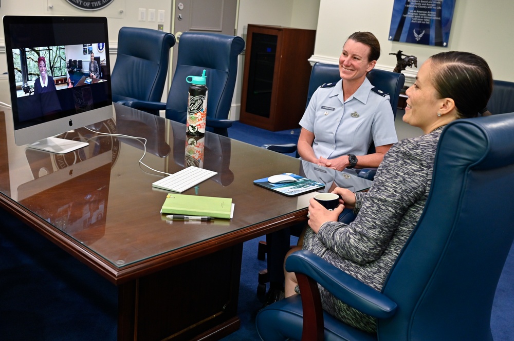 USecAF Jones meeting with Lt. Col. Zimmerman and SrA DeQuire