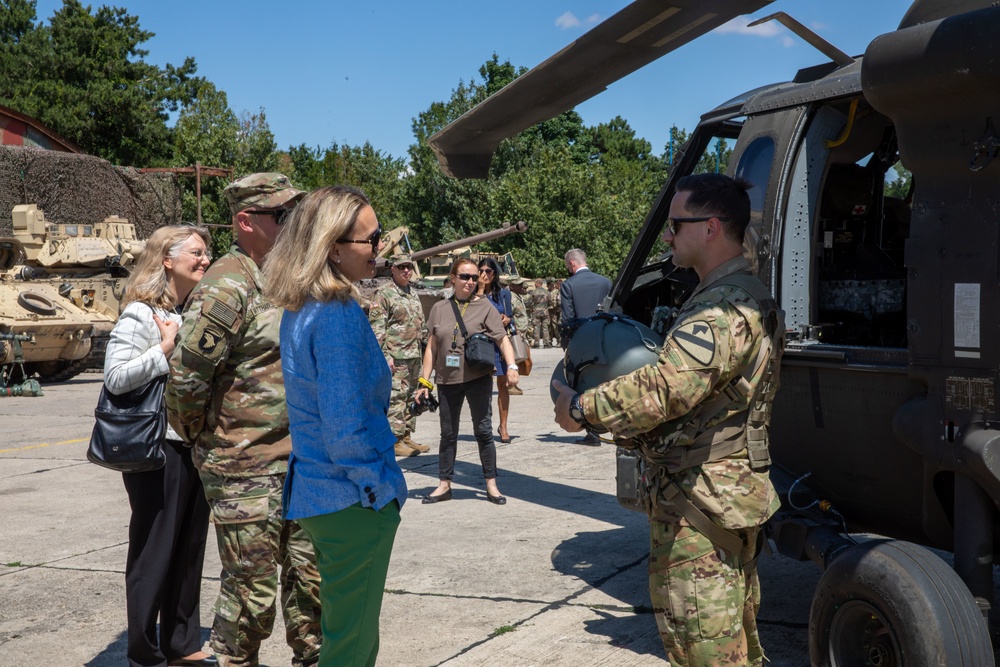 Ambassador Julianne Smith visits Mihail Kogălniceanu Air Base, Romania