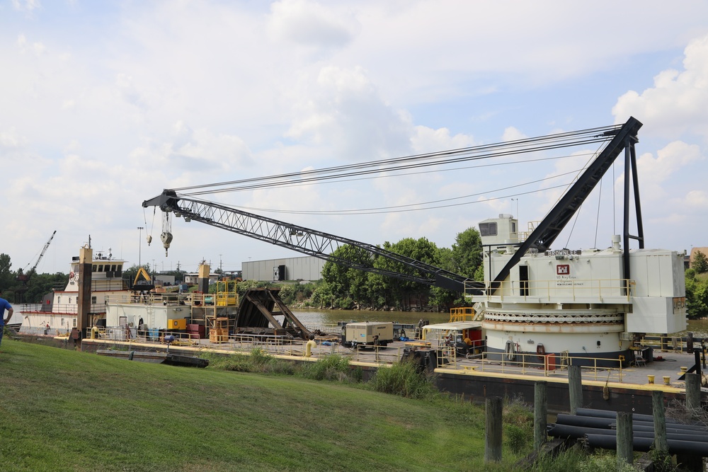 Brownlee Barge Crane