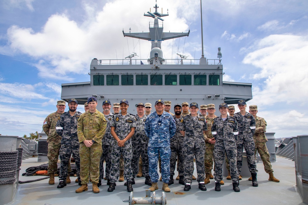 VIP visits to HMAS Supply