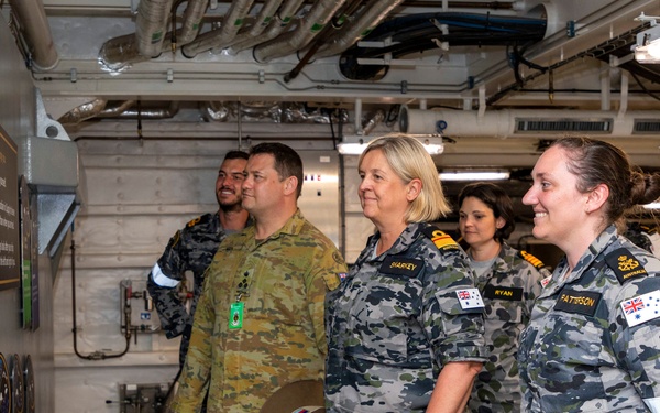 VIP visits to HMAS Supply
