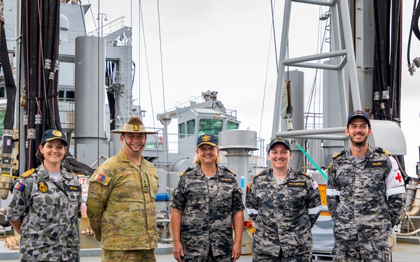 VIP visits to HMAS Supply
