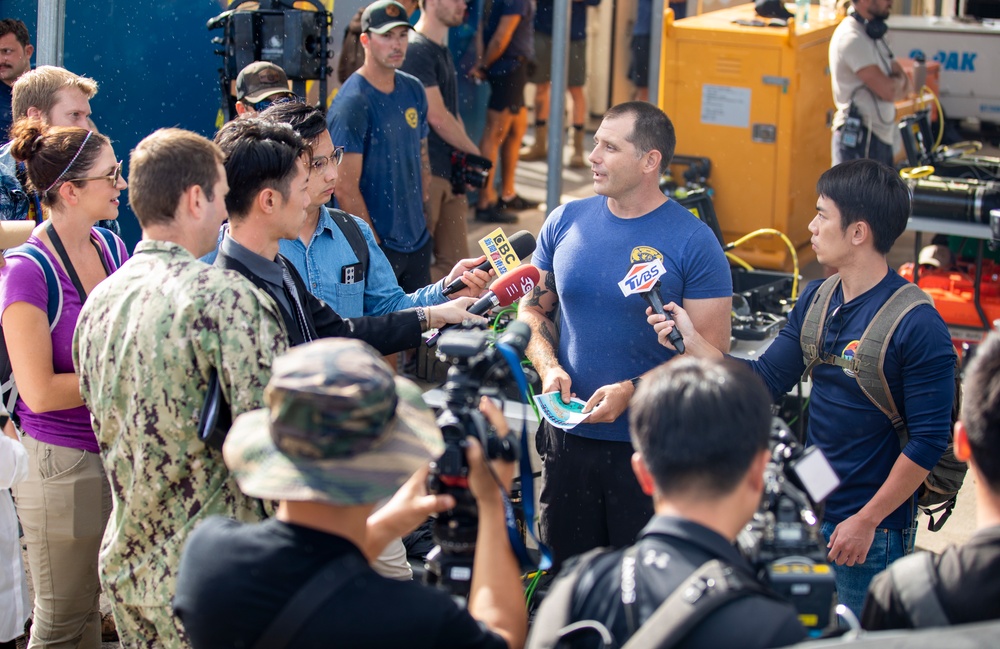 Multinational Divers Conduct Dive Training During RIMPAC 2022