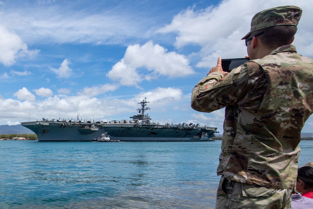 USS Abraham Lincoln Departs Pearl Harbor