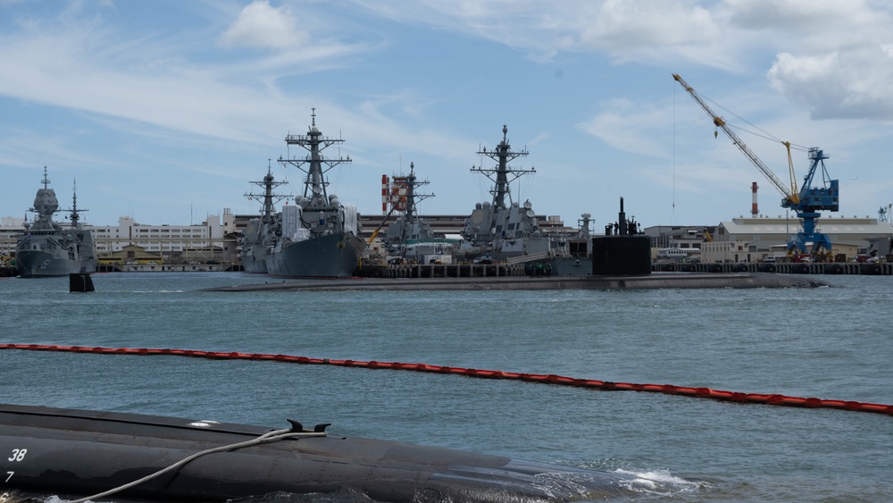 USS Topeka Departs Pearl Harbor for RIMPAC