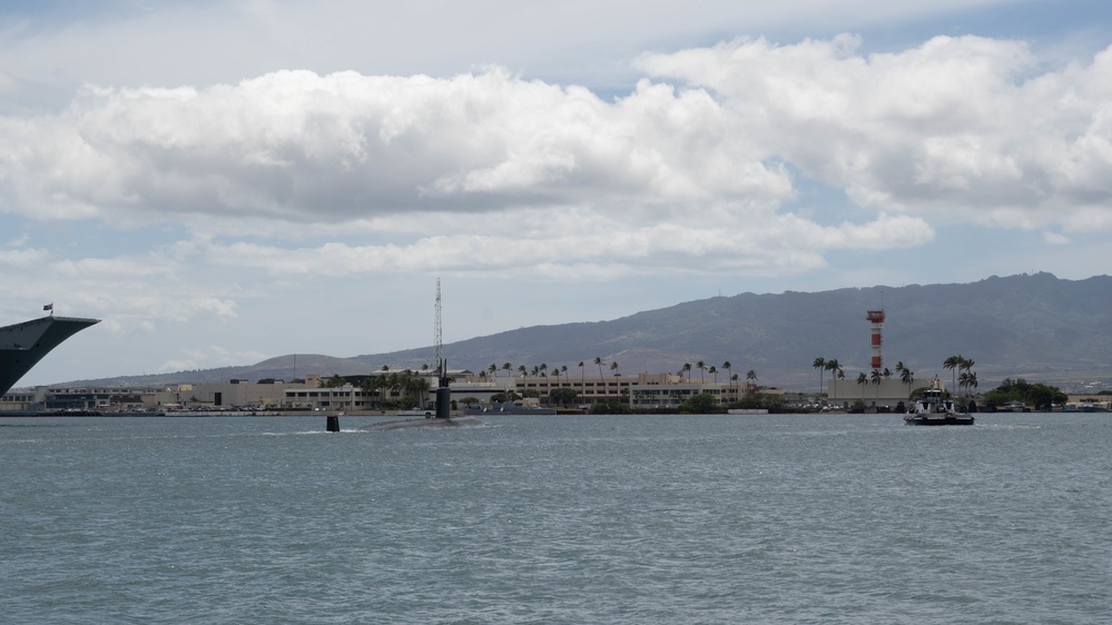 USS Topeka Departs Pearl Harbor for RIMPAC