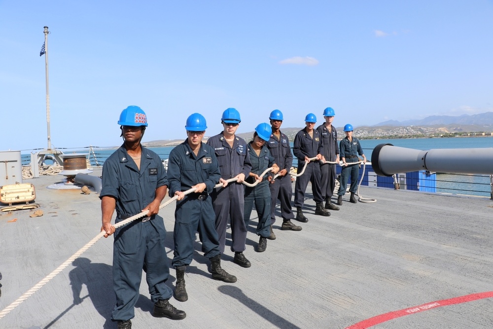 USS Billings Conducts Man-Overboard Drill