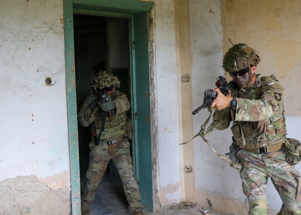 101st Soldiers conduct Battle Drills