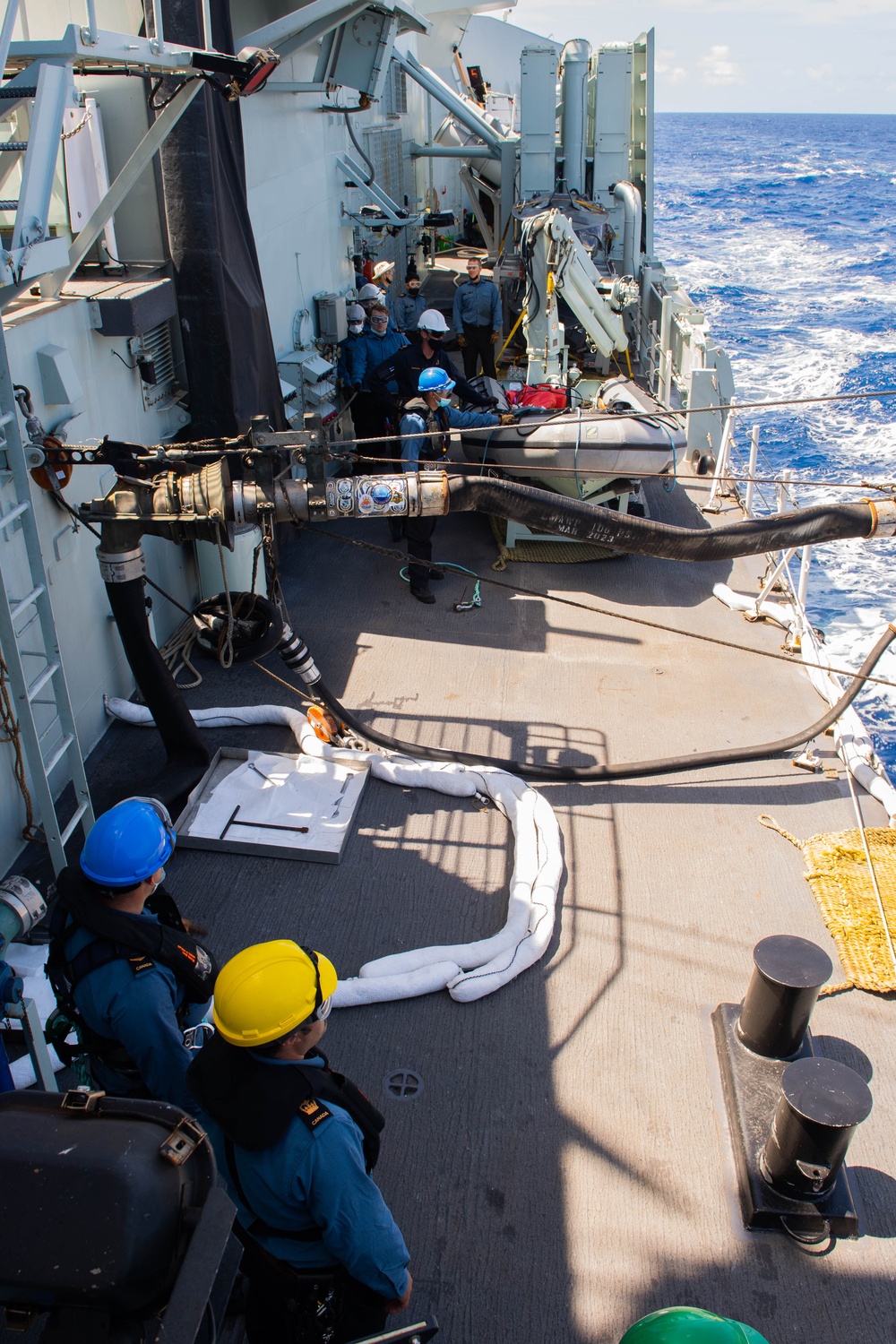 HMCS Vancouver conducts Replenishment-at-Sea with USNS Henry J. Kaiser