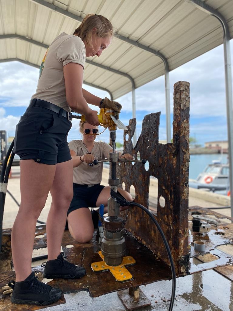 Canadian and US Divers Train Together at RIMPAC 2022