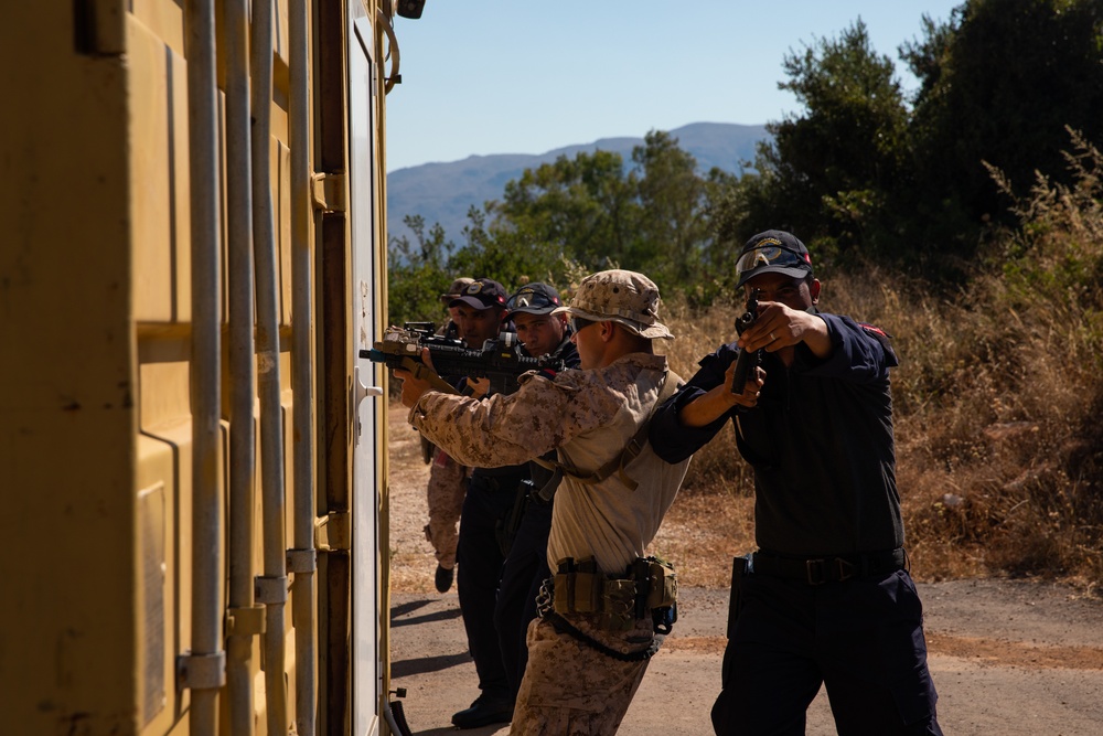 Recon Amphibious Assault Training