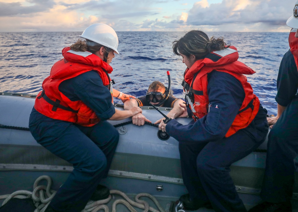 SAR Swimmer Conducts Exercise