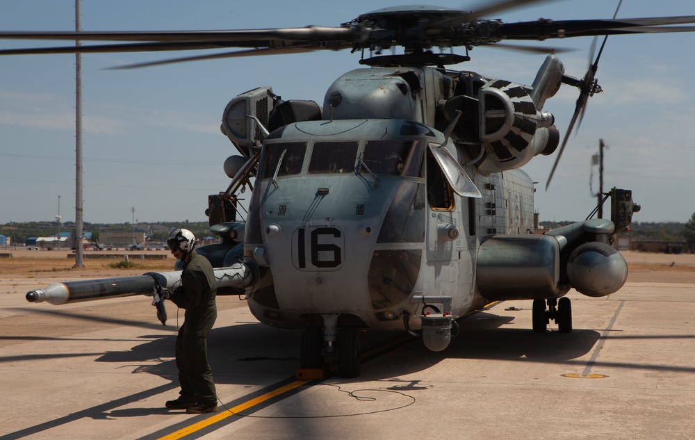 Squeaky Clean: HMH-366 Marine Cleans a CH-53E Super Stallion