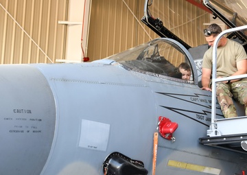104th Fighter Wing hosts local 4-H group
