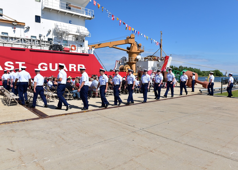 New commanding officer takes charge of CGC Mackinaw, Great Lakes' largest Coast Guard cutter