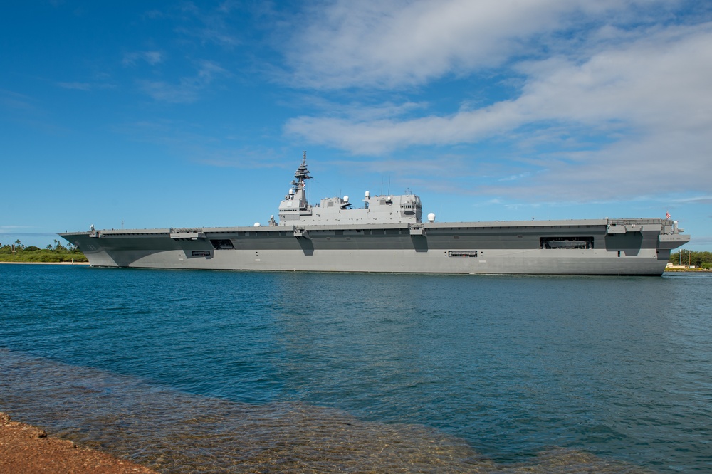 JS Izumo departs Pearl Harbor for RIMPAC 2022