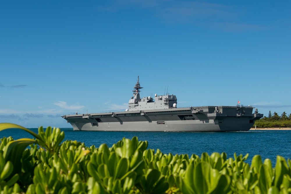 JS Izumo departs Pearl Harbor for RIMPAC 2022