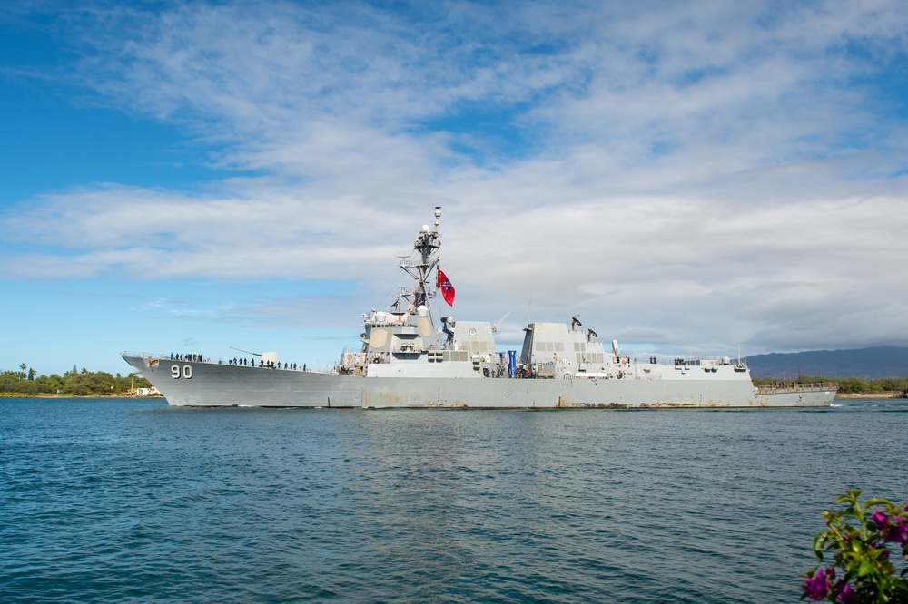 USS Chafee departs Pearl Harbor for RIMPAC 2022