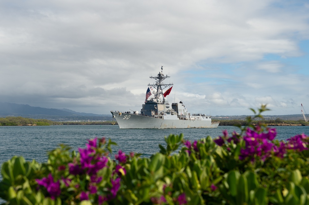 USS Chafee departs Pearl Harbor for RIMPAC 2022