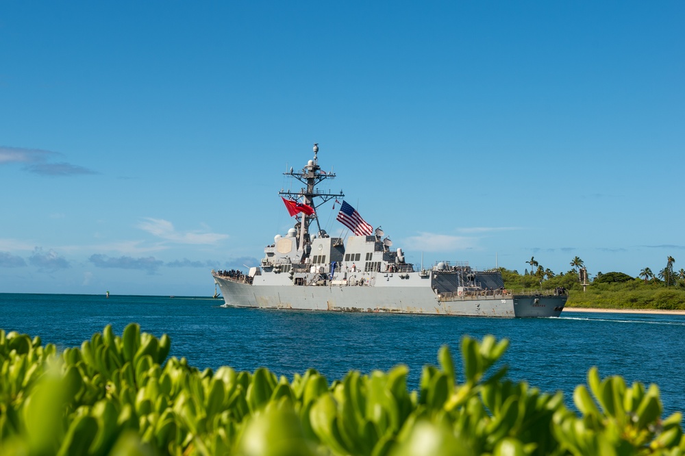 USS Chafee departs Pearl Harbor for RIMPAC 2022
