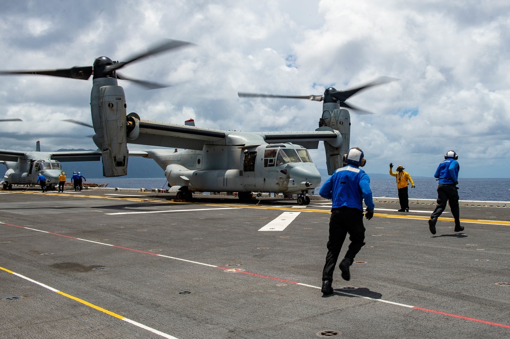 USS Essex Conducts Flight Operations During RIMPAC 2022