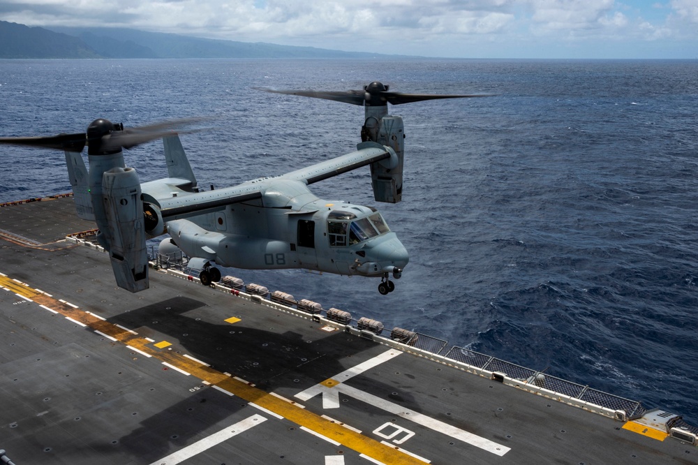 USS Essex Conducts Flight Operations During RIMPAC 2022