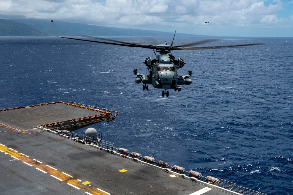 USS Essex Conducts Flight Operations During RIMPAC 2022