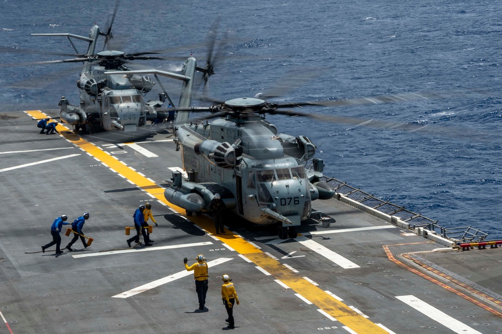 USS Essex Conducts Flight Operations During RIMPAC 2022