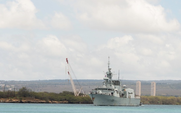 HMCS Winnipeg departs Pearl Harbor for RIMPAC 2022