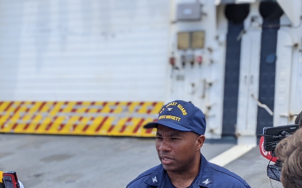 Coast Guard Cutter Midgett hosts media during RIMPAC 2022