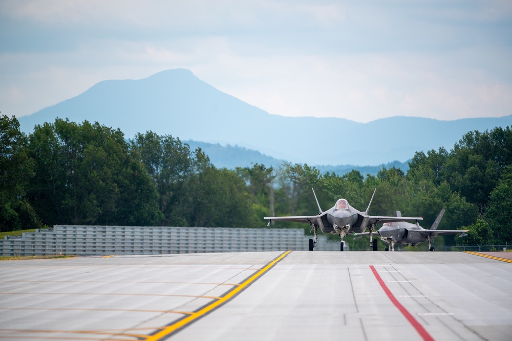 F-35’s from the 33rd Fighter Wing Arrive in VT