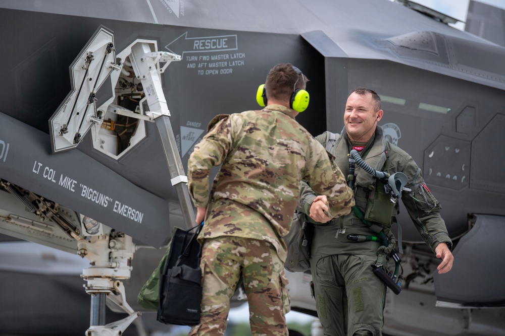 F-35’s from the 33rd Fighter Wing Arrive in VT