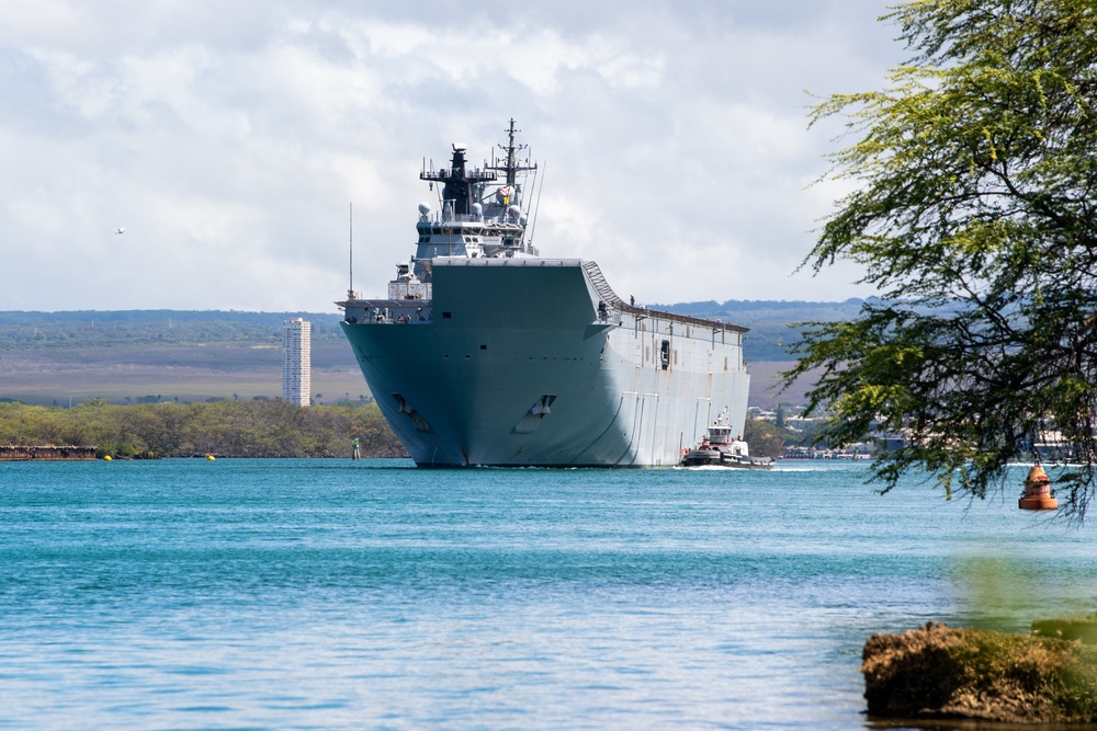 HMAS Canberra departs Pearl Harbor for RIMPAC 2022