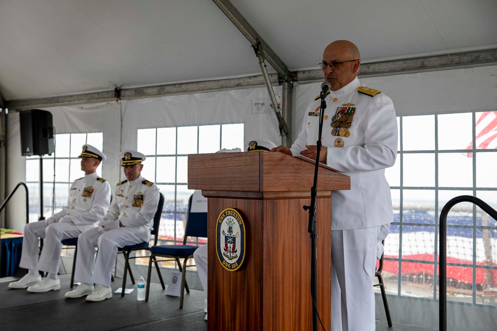 USS Truxtun Changes Command