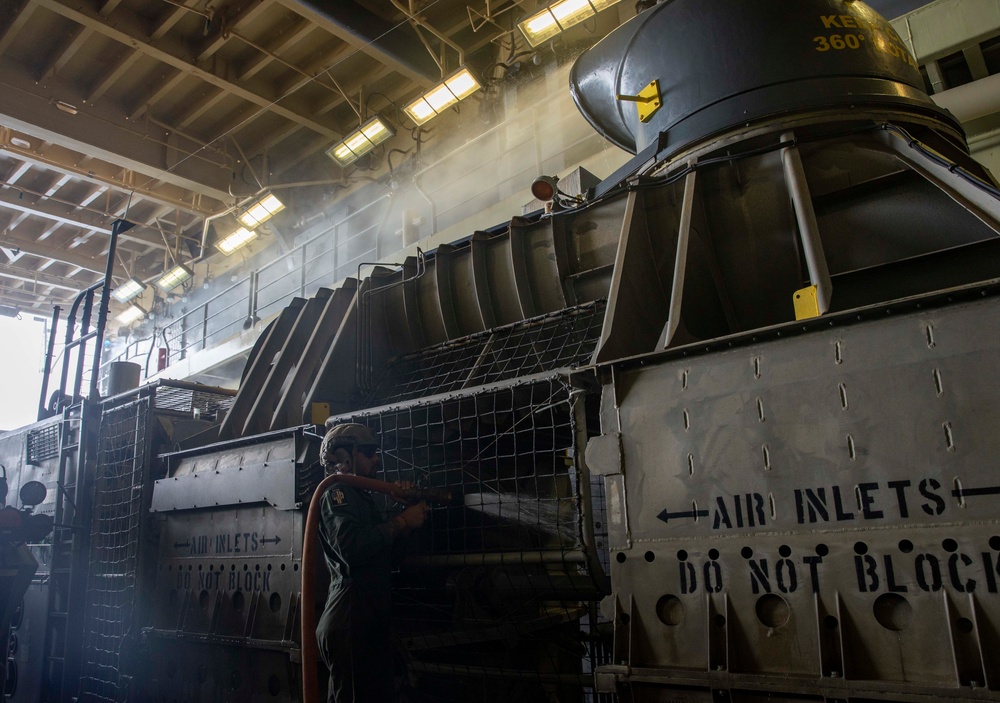 Makin Island LCAC Operations