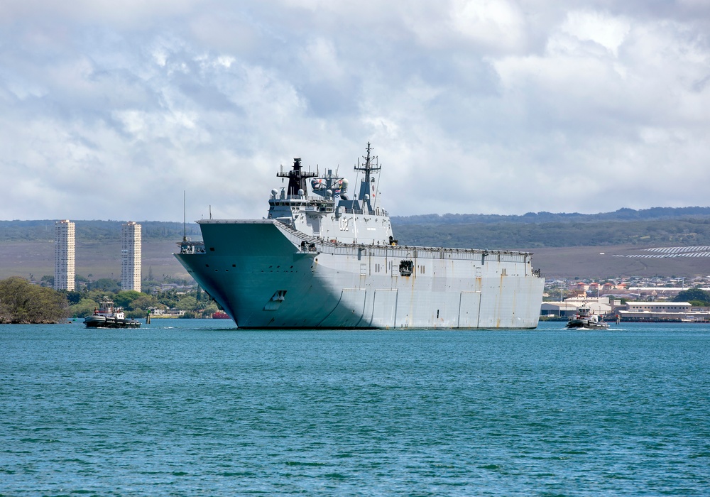 HMAS Canberra departs Pearl Harbor for RIMPAC 2022