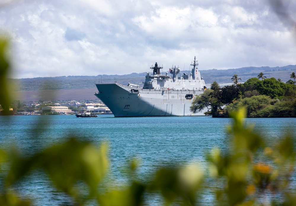 HMAS Canberra departs Pearl Harbor for RIMPAC 2022