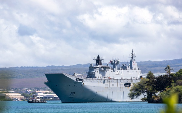 HMAS Canberra departs Pearl Harbor for RIMPAC 2022