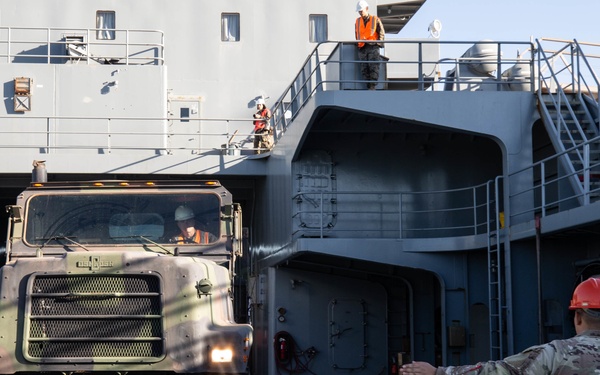 MRF-D 22: U.S. Marines work with U.S. Army and ADF to load LSV-3